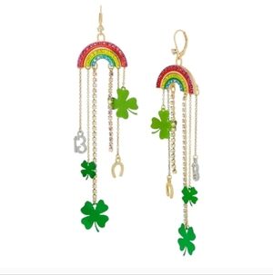 ✨️🌈NWT BETSEY JOHNSON LUCKY RAINBOW CHANDLIER EARRINGS 🌈✨️